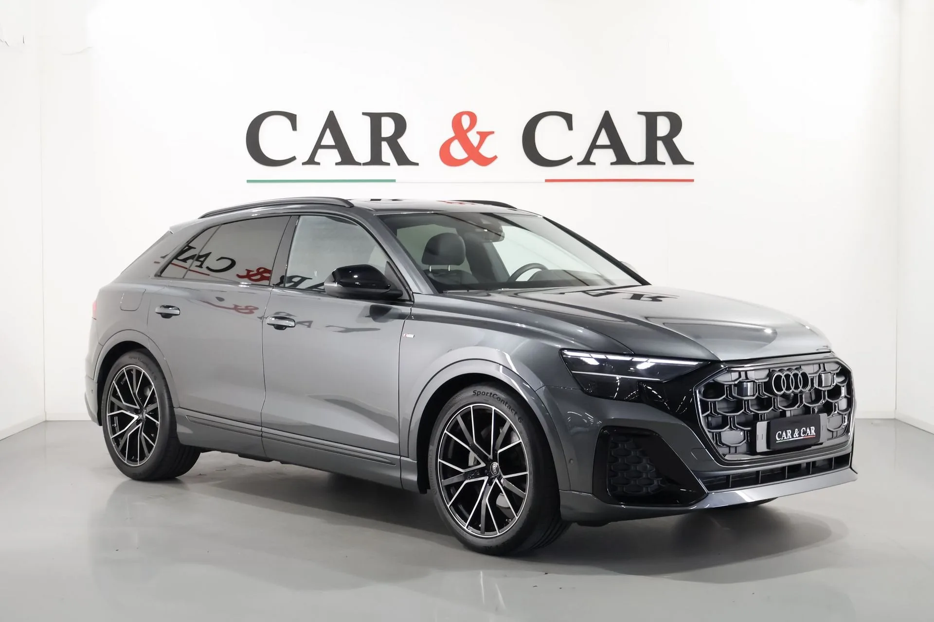 2025 Audi Q8 50 TDI, quattro, S line angeboten von einem Supersportwagenhändler in Zibido San Giacomo, Italien, Hauptfoto