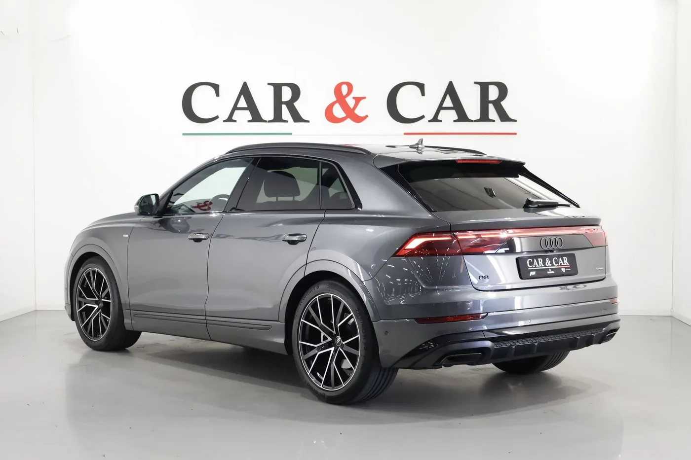 2025 Audi Q8 50 TDI, quattro, S line angeboten von einem Supersportwagenhändler in Zibido San Giacomo, Italien, Foto 2 von 25