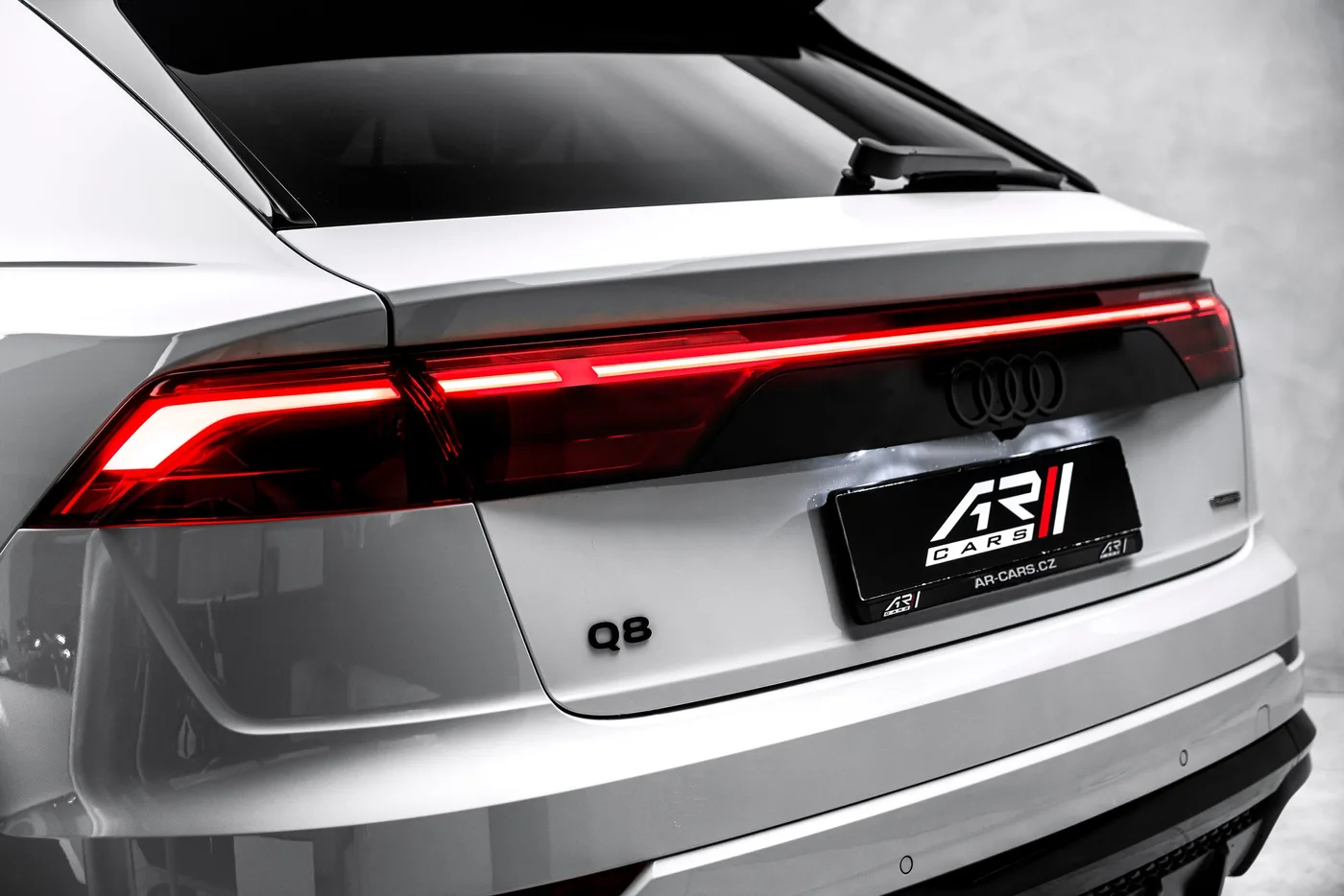 2025 Audi Q8 50 TDI, S line, tow bar angeboten von einem Fachhändler in Ostrava, Tschechien, Foto 10 von 15