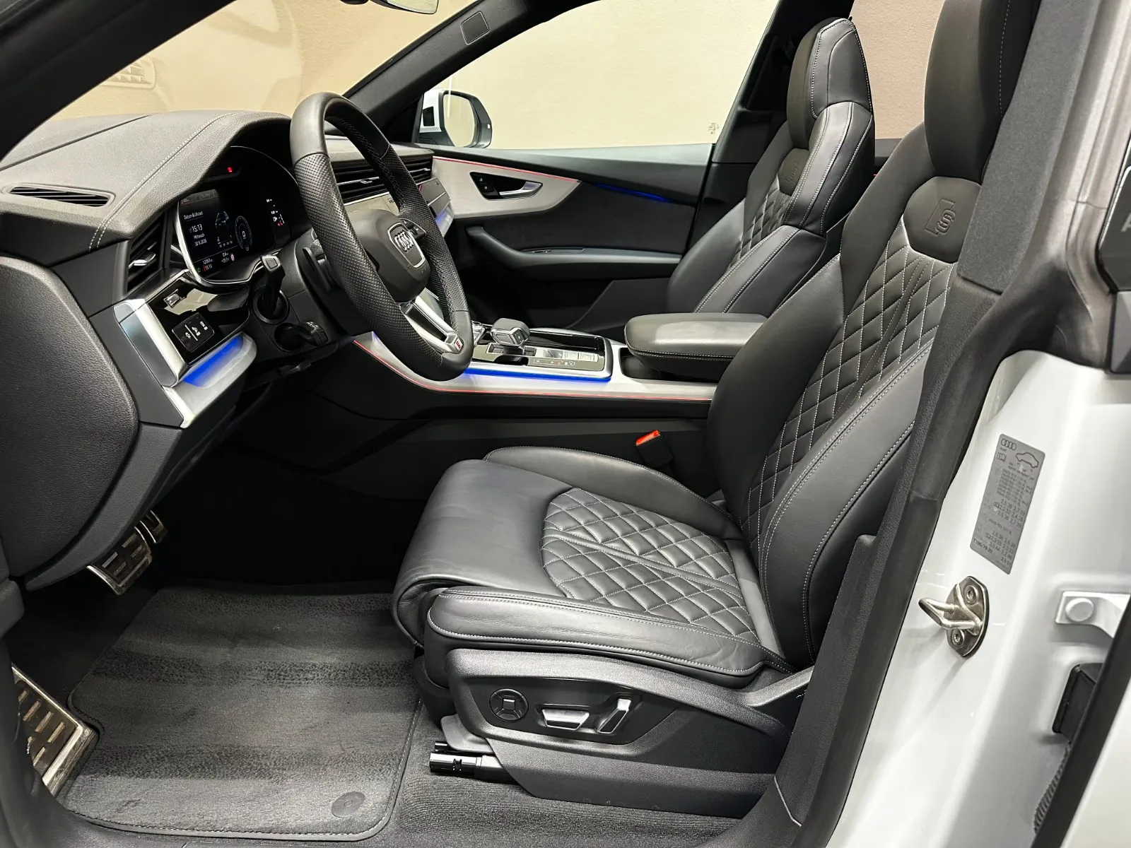 2025 Audi Q8 50 TDI quattro, 11/29