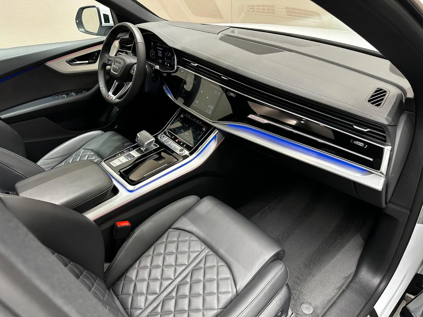 2025 Audi Q8 50 TDI quattro, 24/29