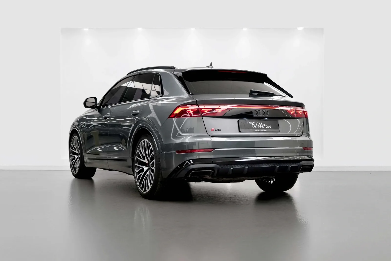 2025 Audi Q8 55 TFSI quattro S line, 4/17