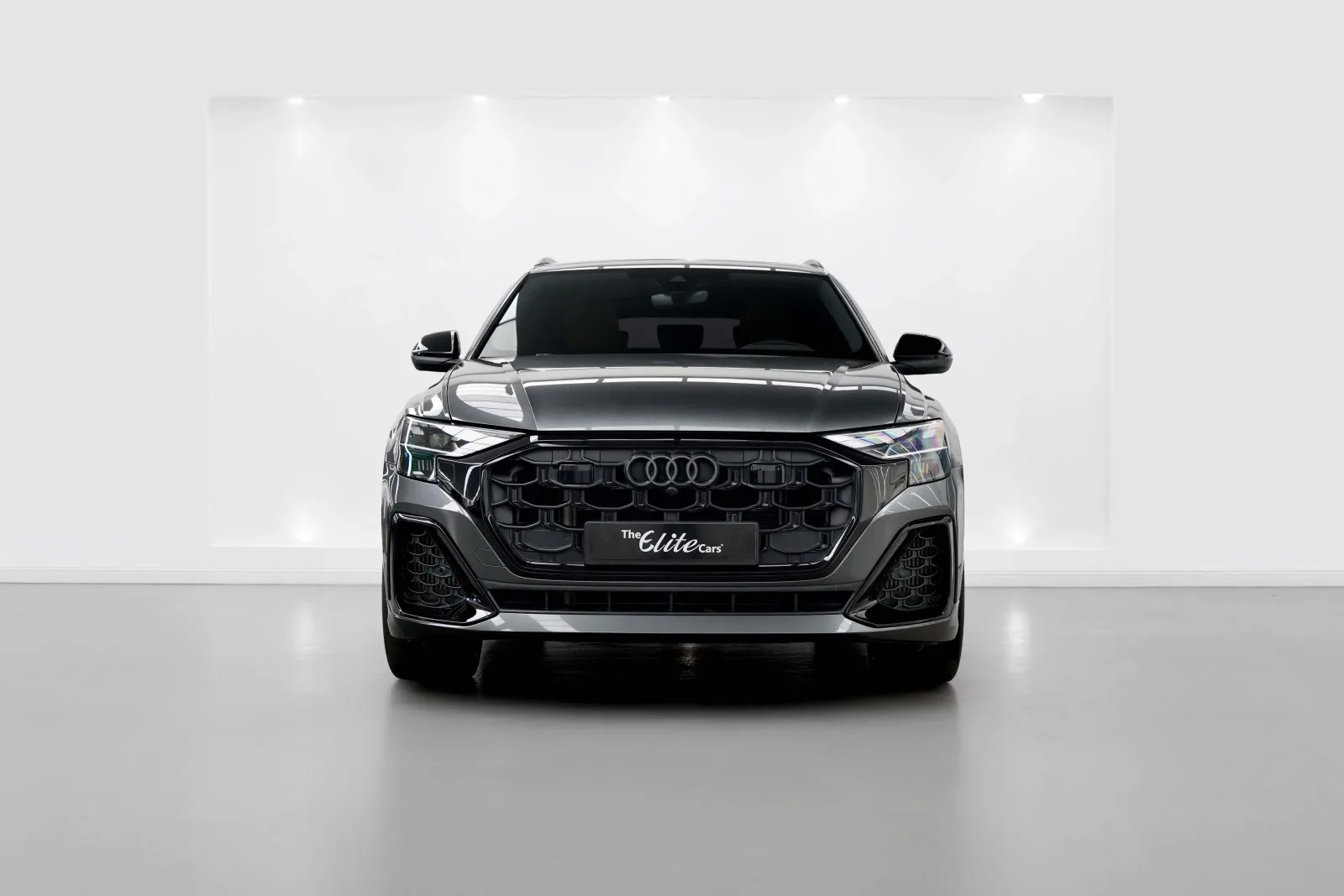 2025 Audi Q8 55 TFSI quattro S line, 5/17