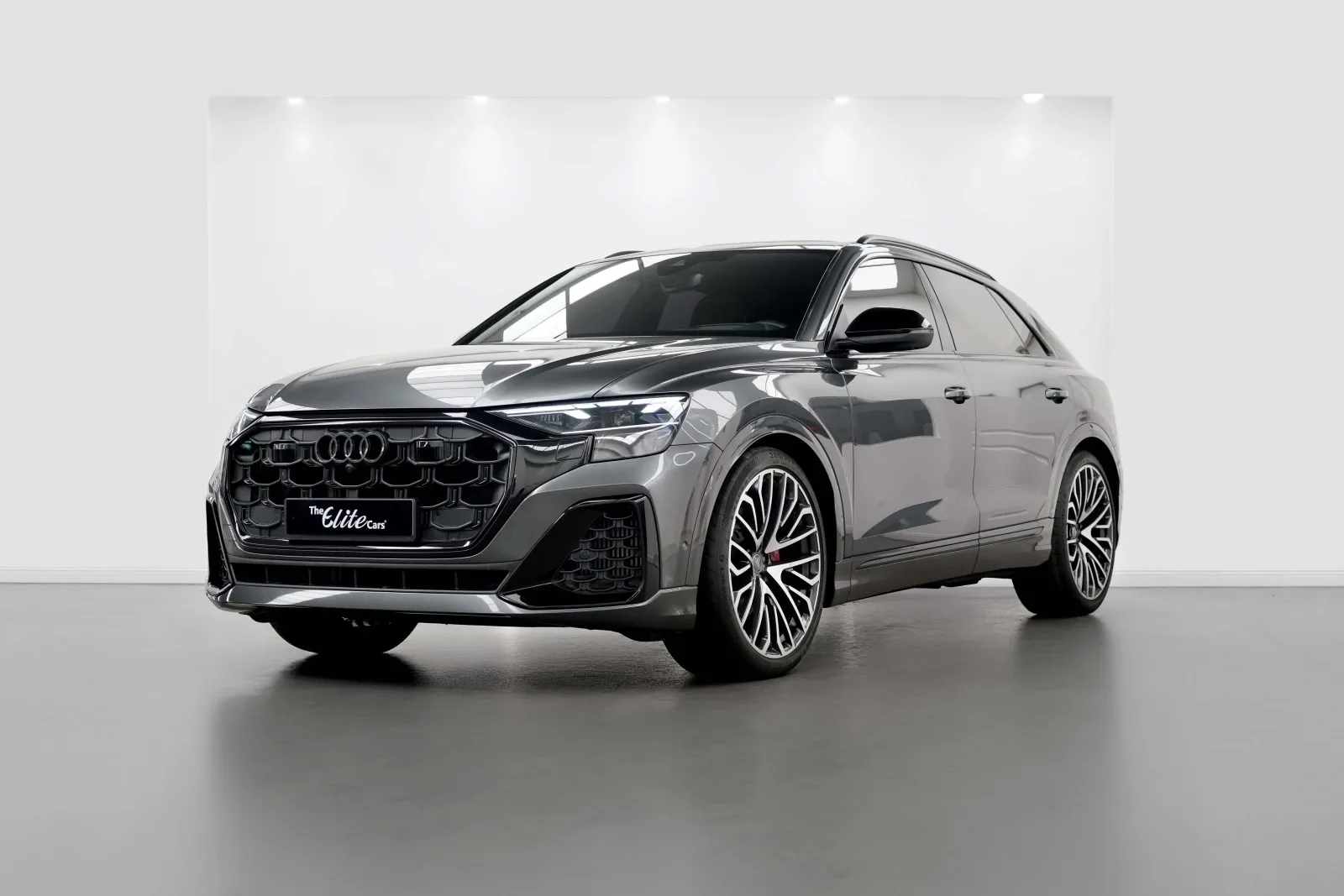 2025 Audi Q8 55 TFSI quattro S line, 7/17
