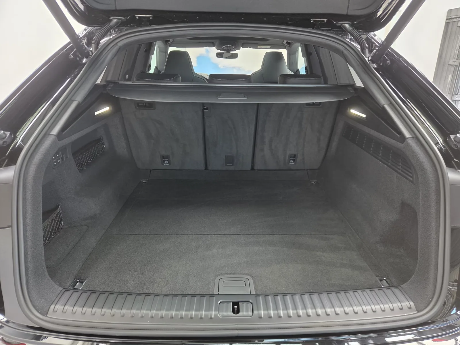 2025 Audi RS Q8, 20/30