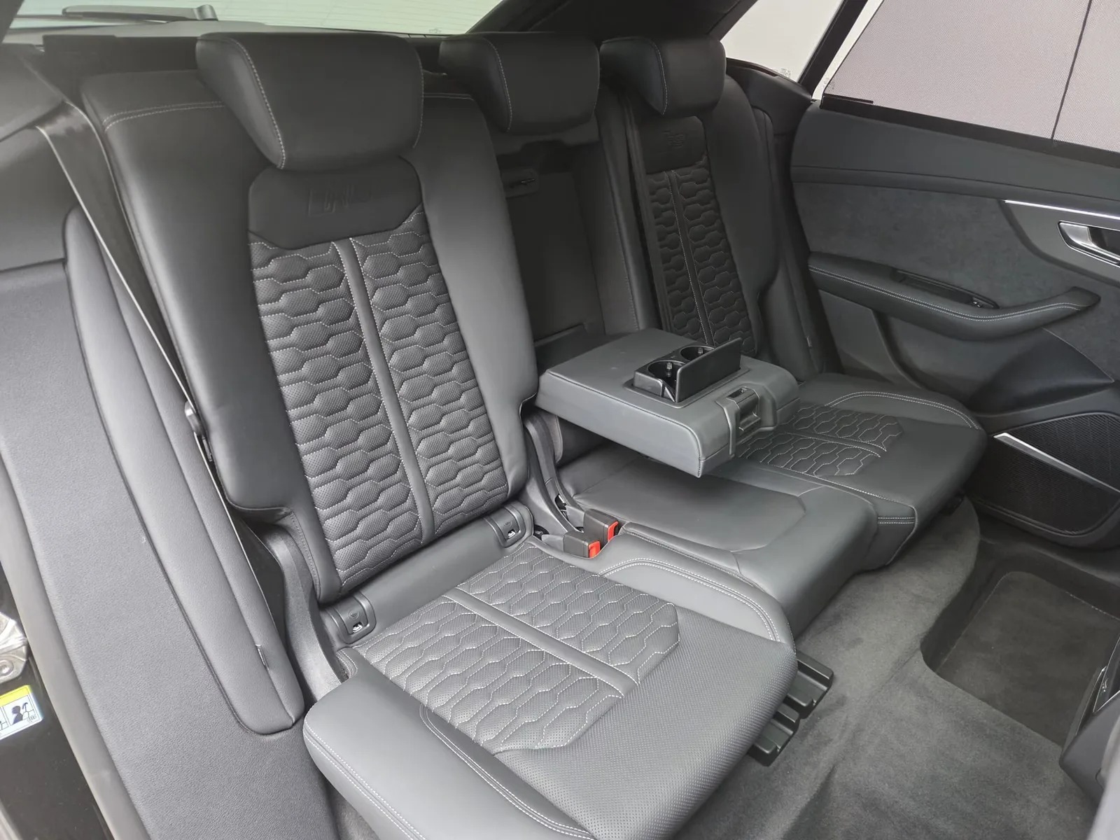 2025 Audi RS Q8, 27/30