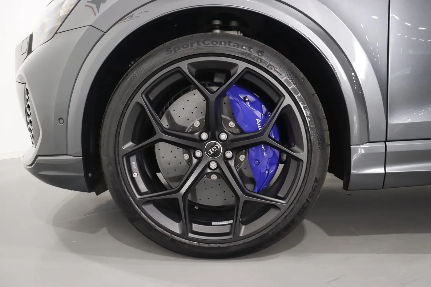 2025 Audi RS Q8 performance angeboten von einem Supersportwagenhändler in Zibido San Giacomo, Italien, Foto 7 von 25