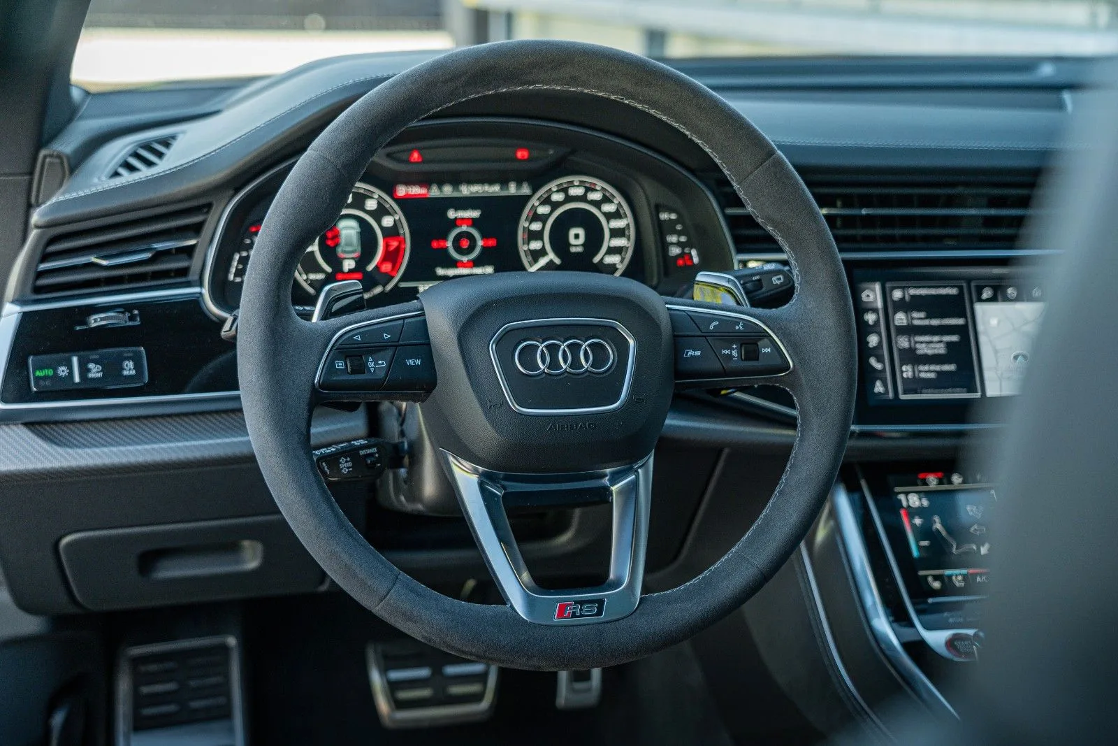 2025 Audi RS Q8 performance, 18/30
