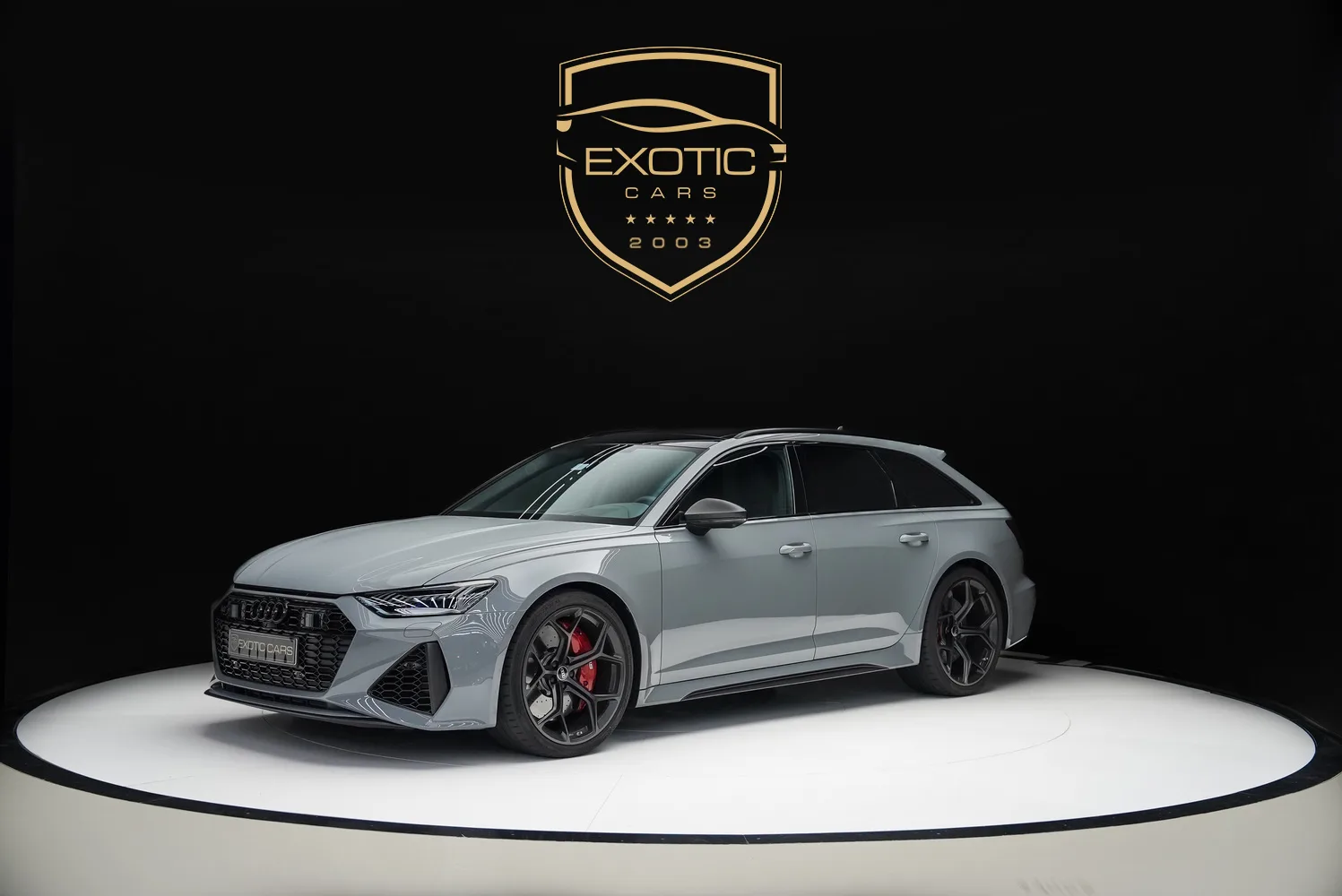 2025 Audi RS6 Avant performance proposée par un concessionnaire spécialisé à Dubaï, Émirats arabes unis, photo principale