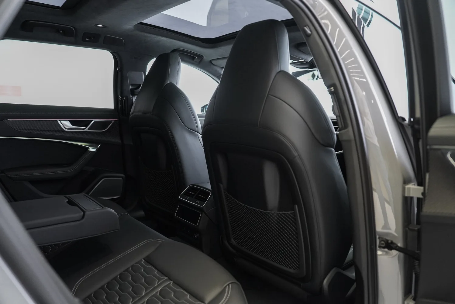 2025 Audi RS6 Avant performance, 12/18