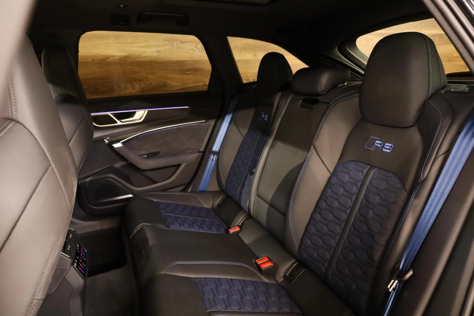 2025 Audi RS6 Avant performance, 9/30