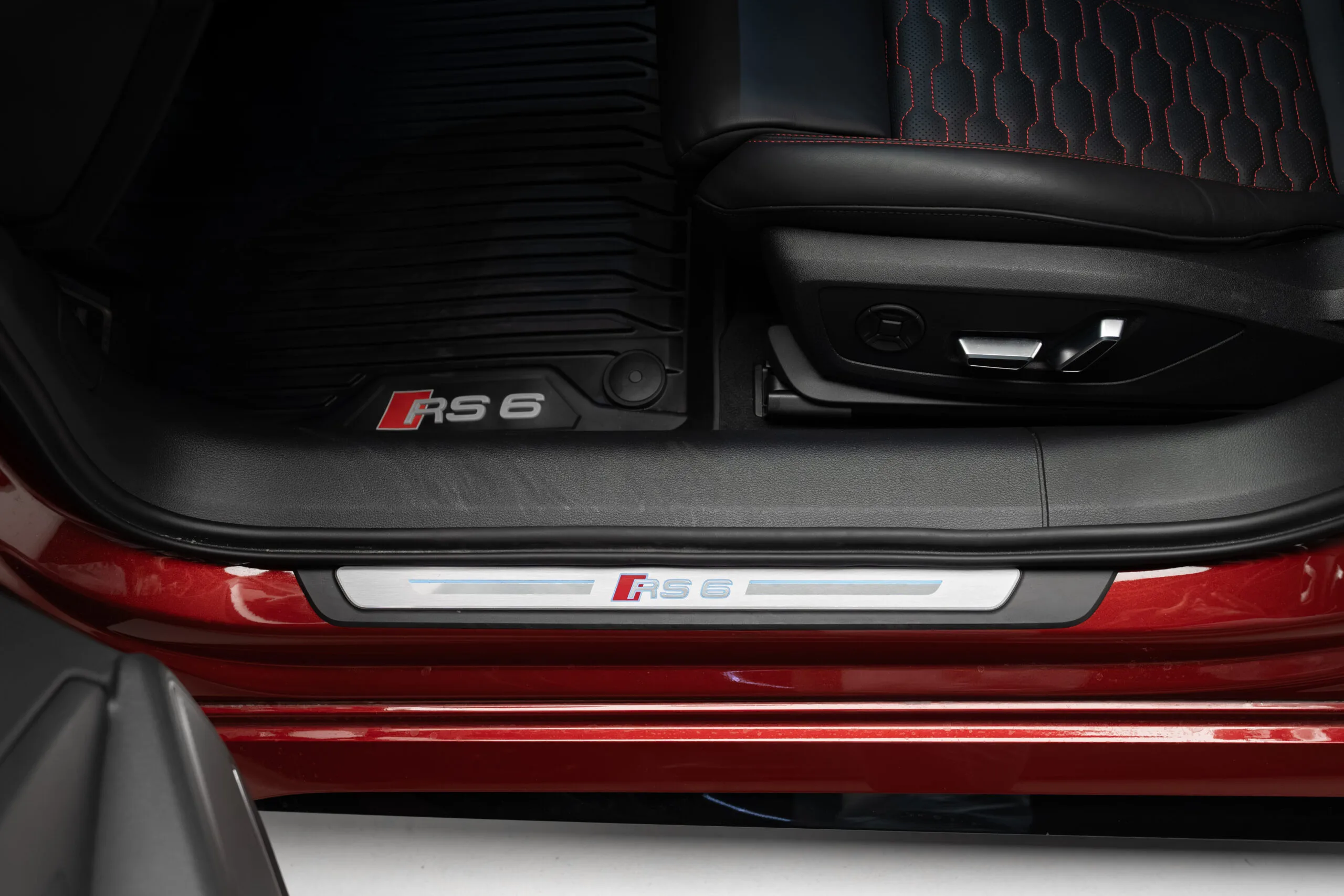 2025 Audi RS6 Avant performance, 14/30