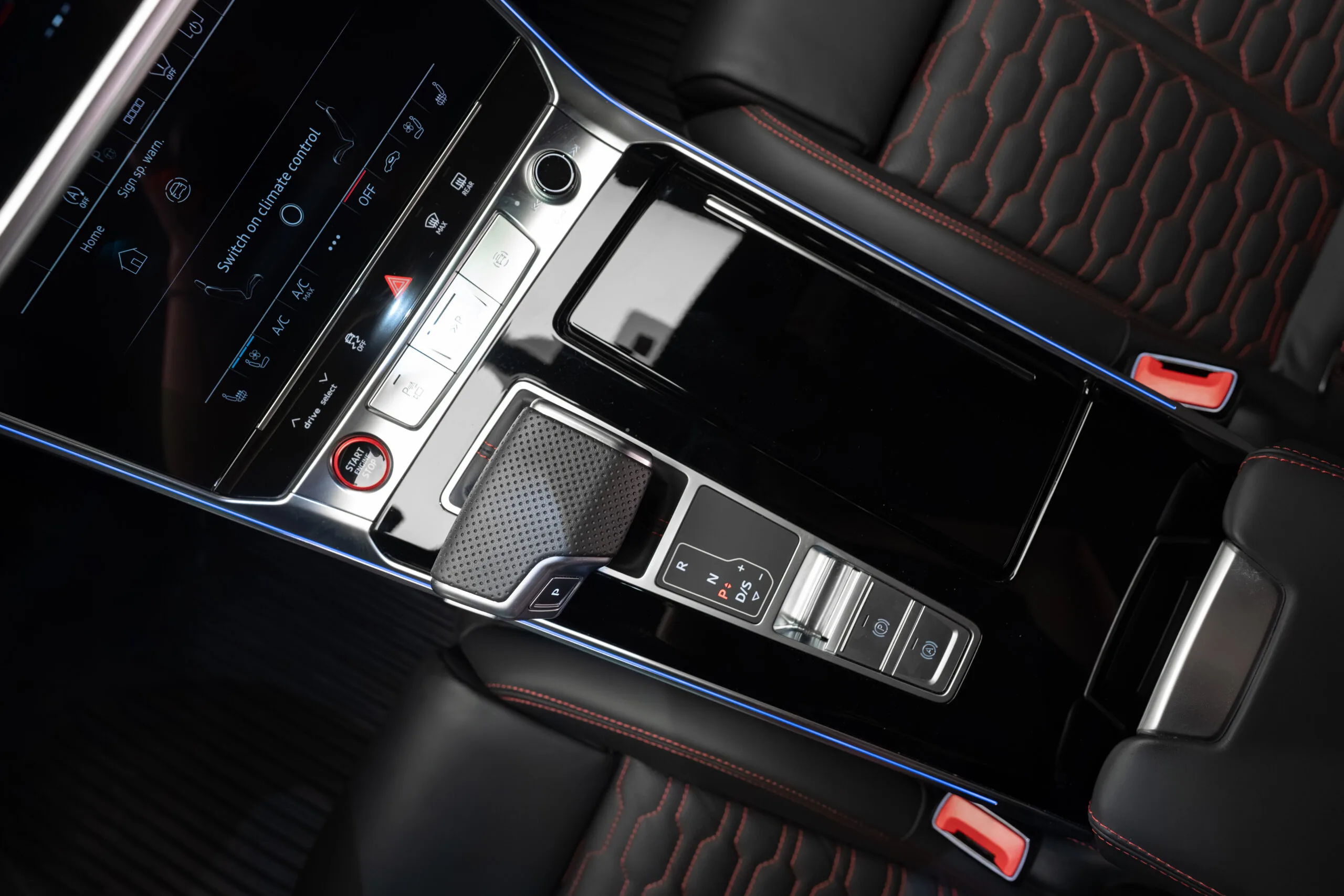 2025 Audi RS6 Avant performance, 18/30