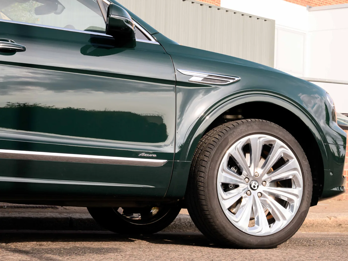 2025 Bentley Bentayga Azure angeboten von einer Vertragshändlergruppe in London, Vereinigtes Königreich, Foto 3 von 25