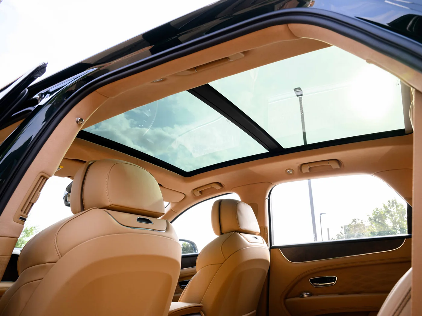 2025 Bentley Bentayga Azure angeboten von einer Vertragshändlergruppe in London, Vereinigtes Königreich, Foto 9 von 25