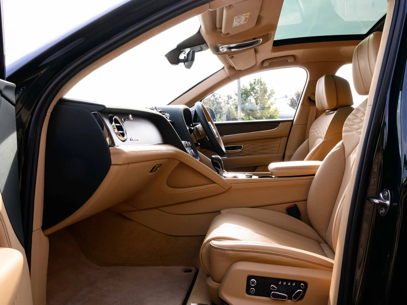 2025 Bentley Bentayga Azure angeboten von einer Vertragshändlergruppe in London, Vereinigtes Königreich, Foto 21 von 25