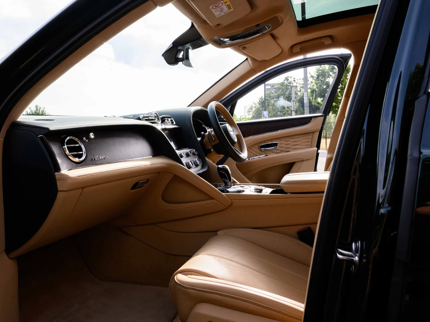 2025 Bentley Bentayga Azure angeboten von einer Vertragshändlergruppe in London, Vereinigtes Königreich, Foto 22 von 25