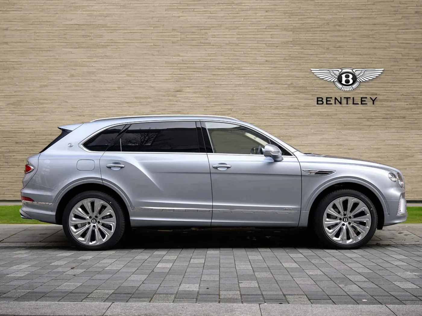 2025 Bentley Bentayga EWB Azure angeboten von einer Vertragshändlergruppe in London, Vereinigtes Königreich, Foto 5 von 25