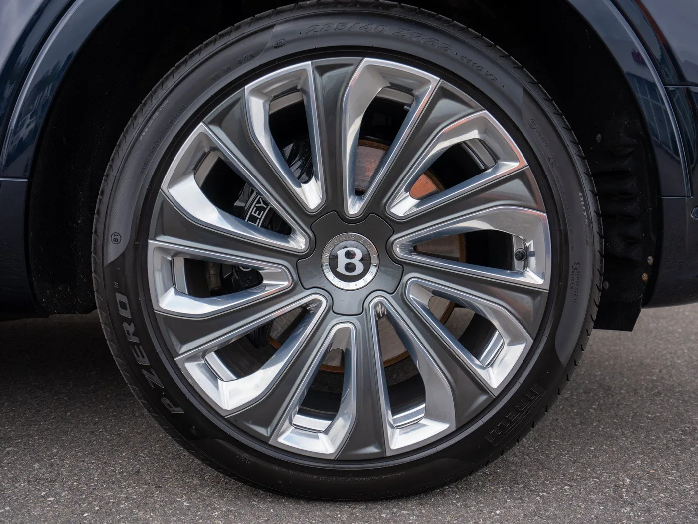2025 Bentley Bentayga EWB Mulliner angeboten von einem Fachhändler in Singen, Deutschland, Foto 10 von 15