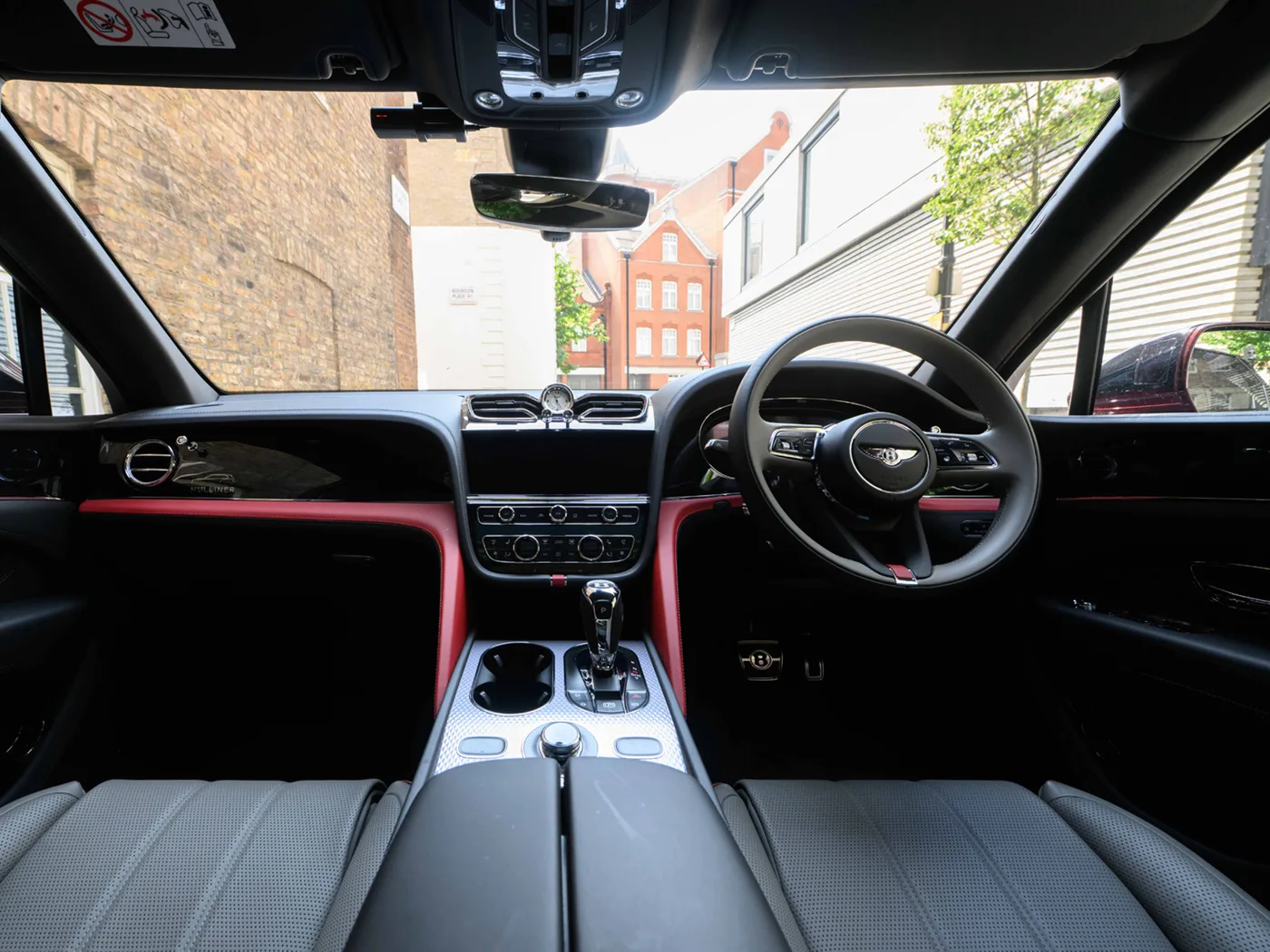 2025 Bentley Bentayga EWB Mulliner angeboten von einer Vertragshändlergruppe in London, Vereinigtes Königreich, Foto 4 von 25