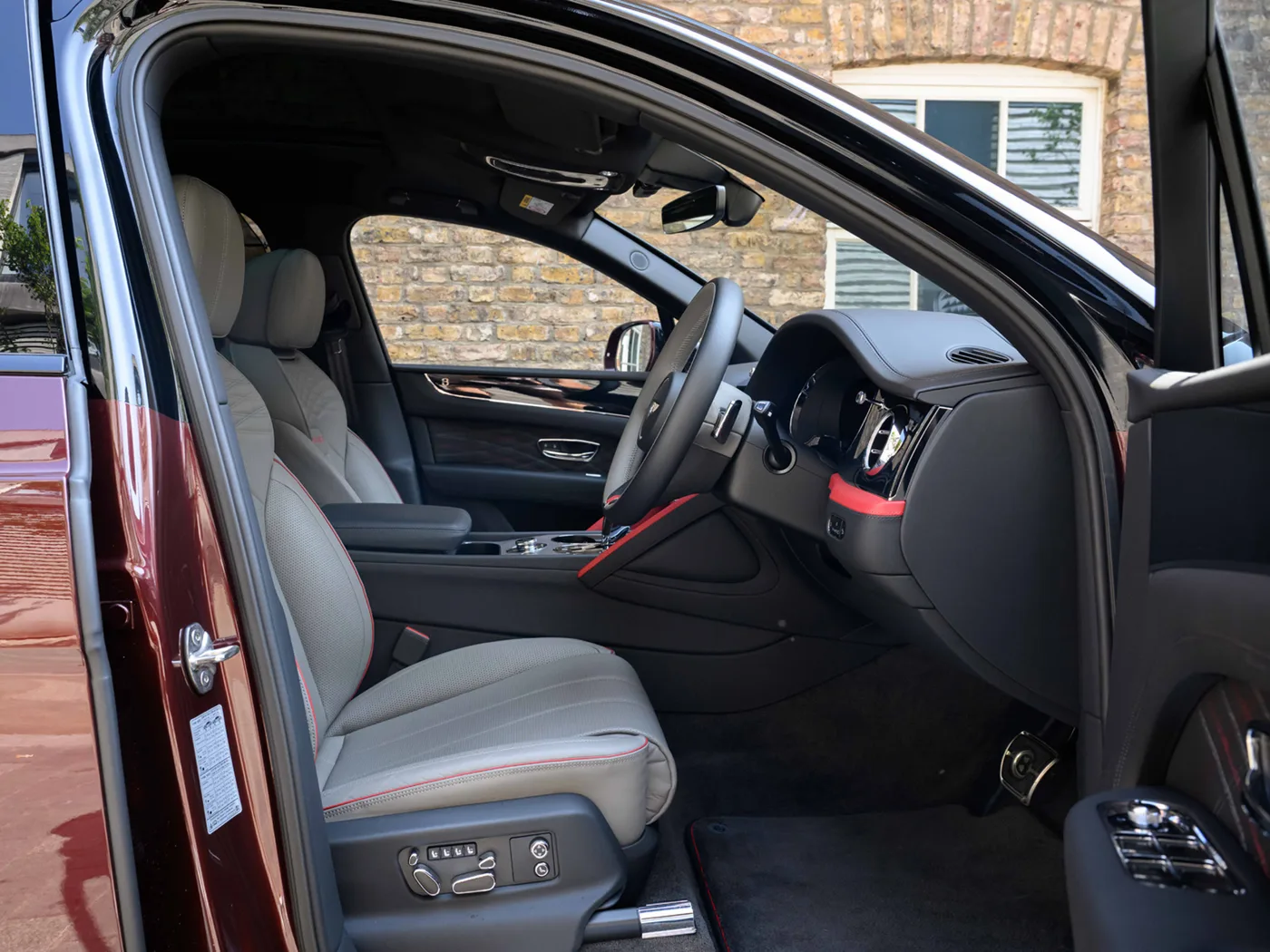 2025 Bentley Bentayga EWB Mulliner angeboten von einer Vertragshändlergruppe in London, Vereinigtes Königreich, Foto 16 von 25