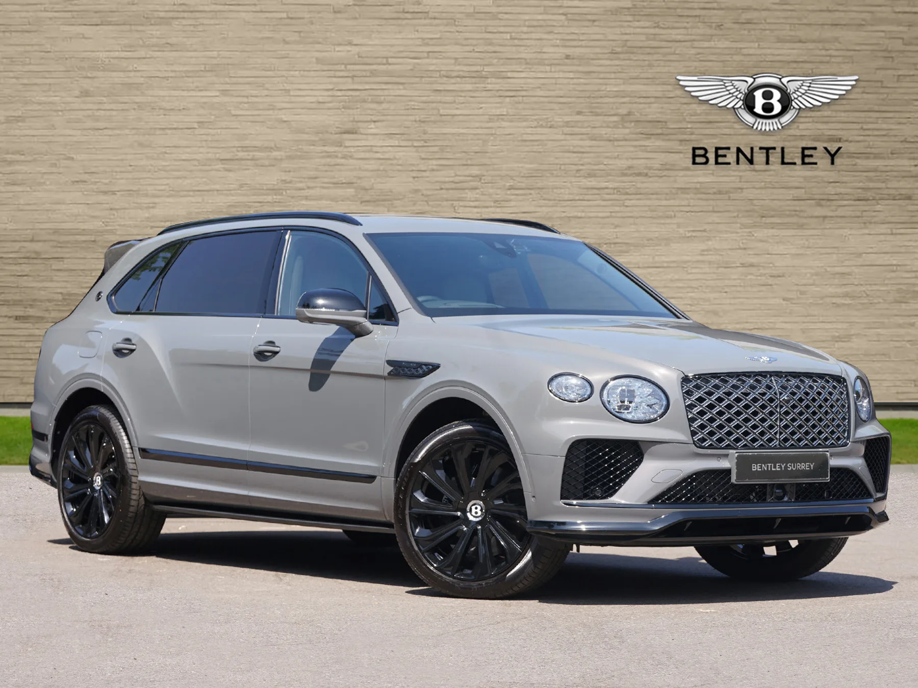 2025 Bentley Bentayga EWB Mulliner angeboten von einer Vertragshändlergruppe in Ripley, Vereinigtes Königreich, Hauptfoto