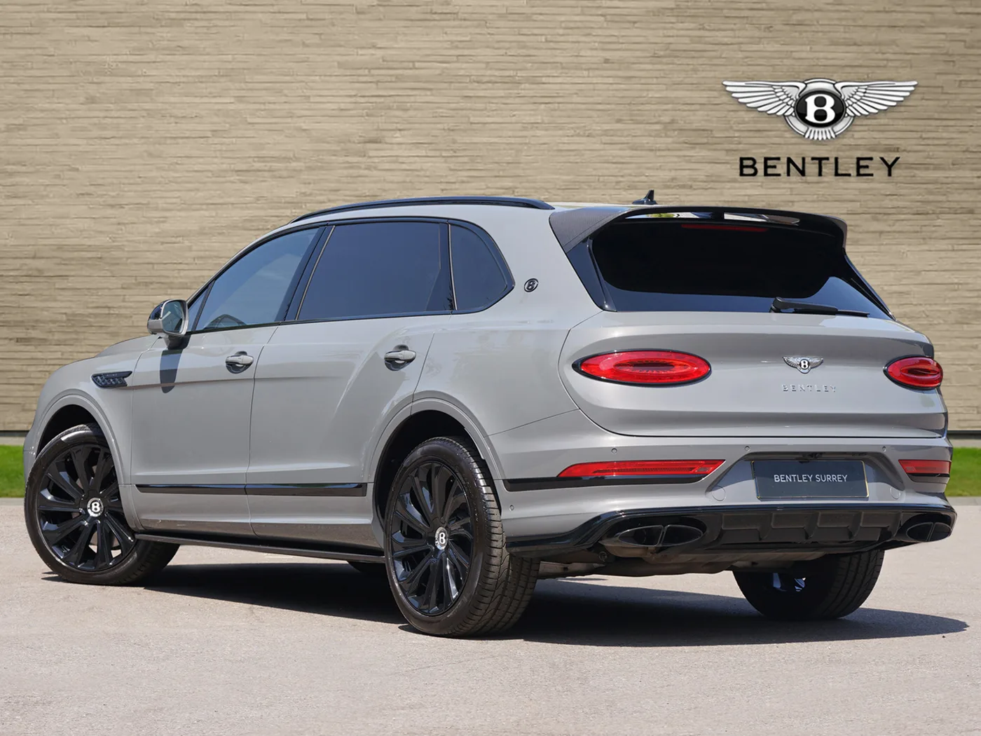 2025 Bentley Bentayga EWB Mulliner angeboten von einer Vertragshändlergruppe in Ripley, Vereinigtes Königreich, Foto 3 von 25