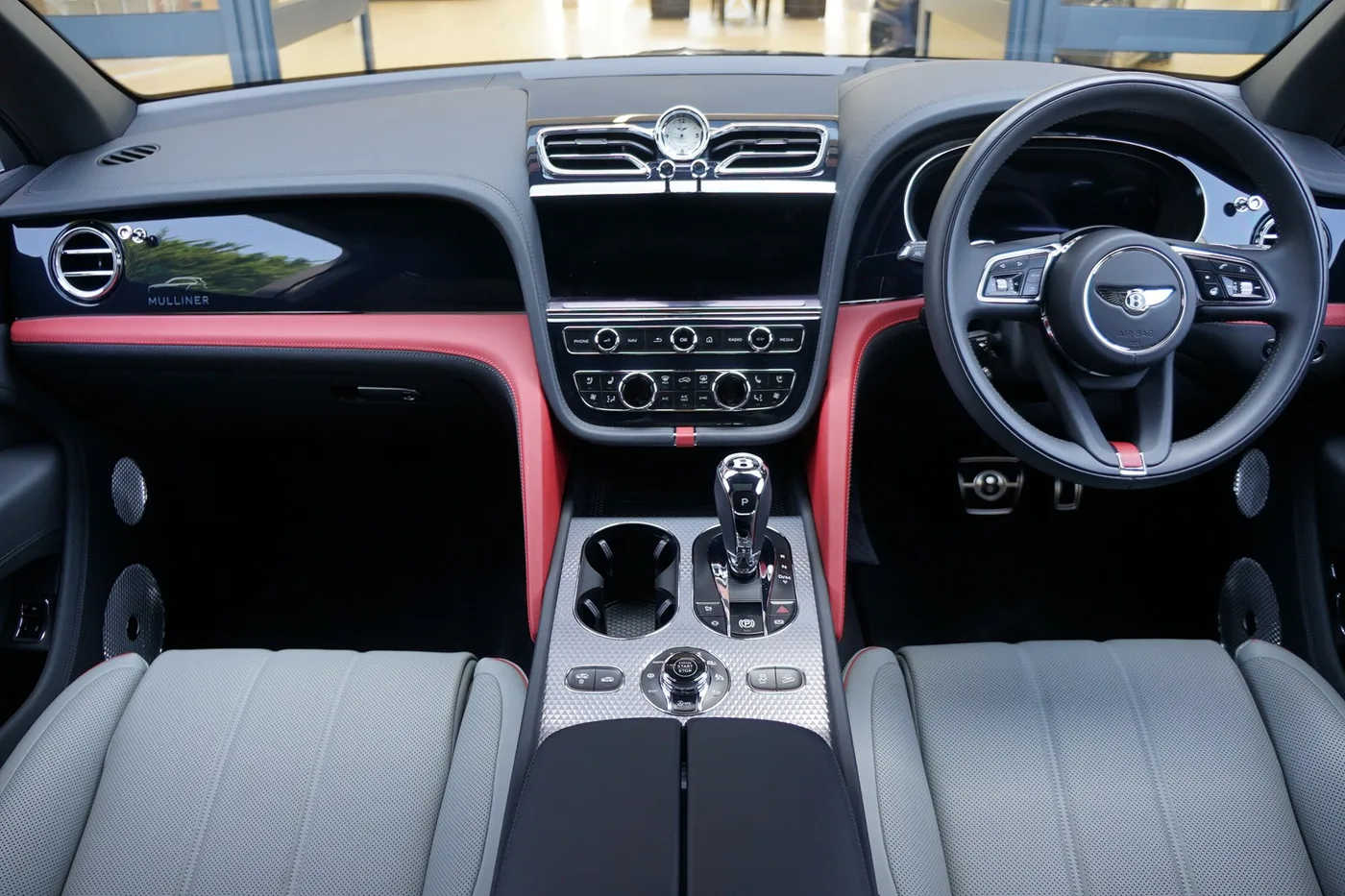 2025 Bentley Bentayga EWB Mulliner angeboten von einer Vertragshändlergruppe in Ripley, Vereinigtes Königreich, Foto 4 von 25