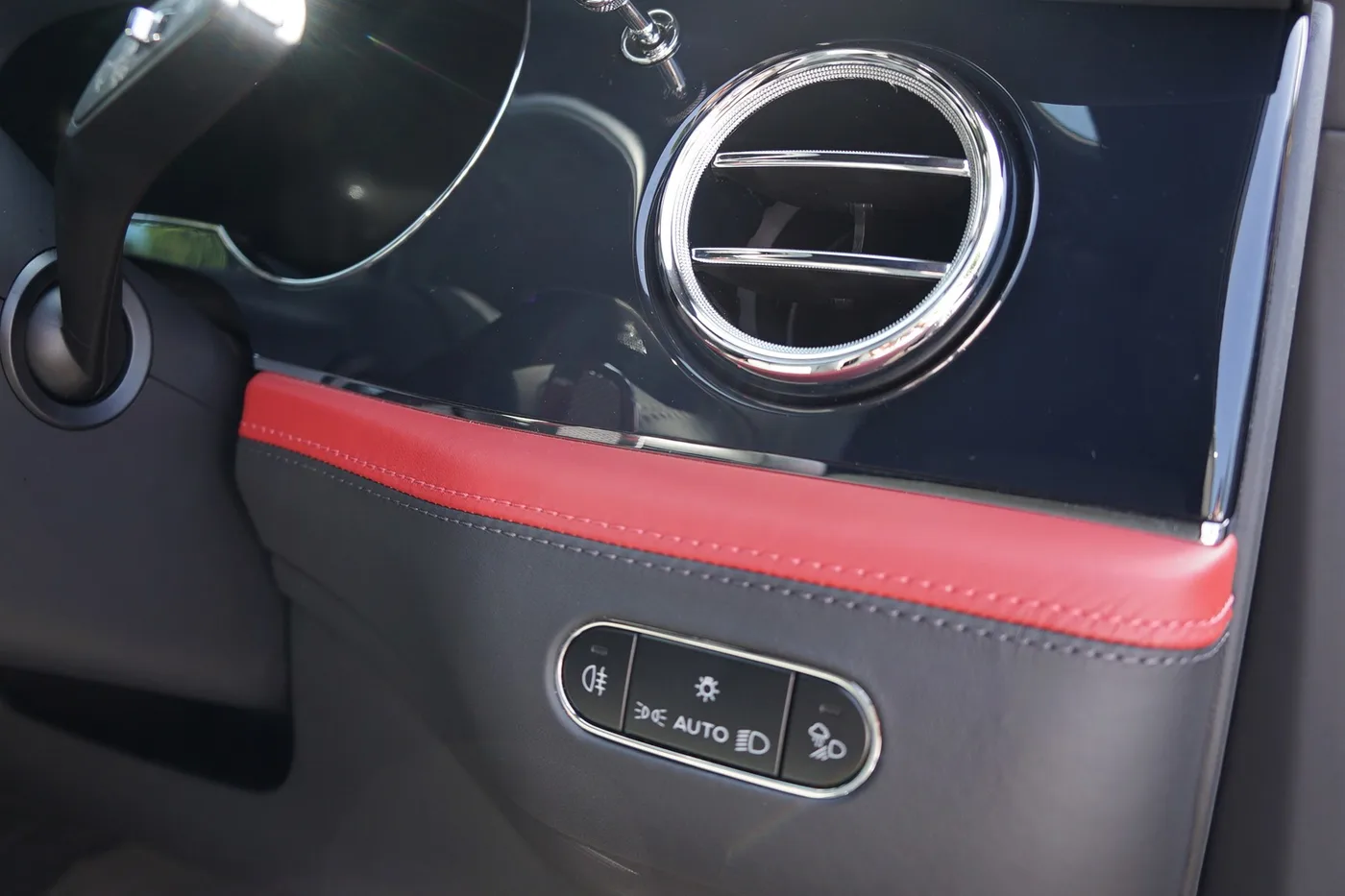 2025 Bentley Bentayga EWB Mulliner angeboten von einer Vertragshändlergruppe in Ripley, Vereinigtes Königreich, Foto 25 von 25