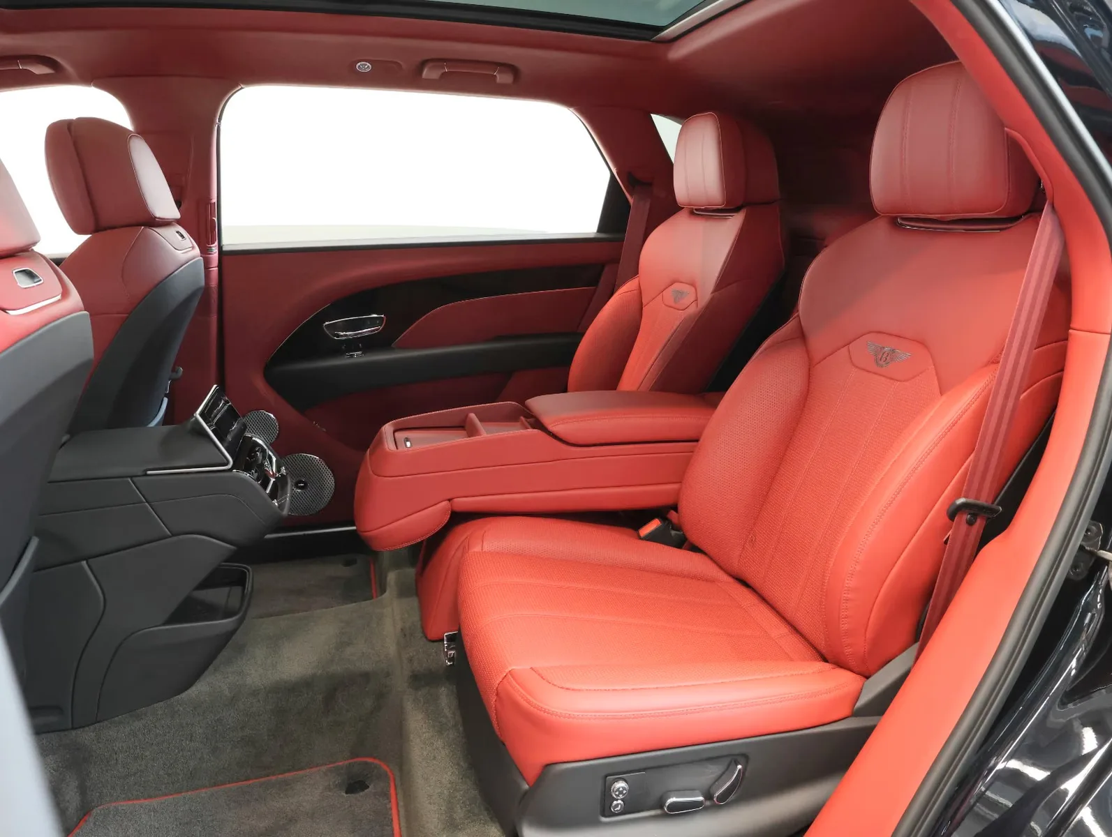 2025 Bentley Bentayga EWB, 9/19