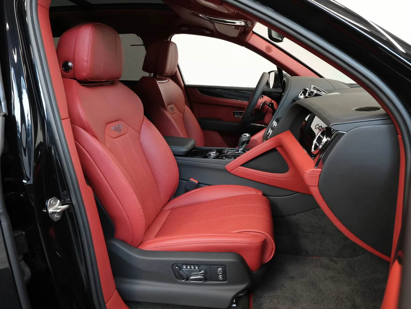 2025 Bentley Bentayga EWB, 11/19