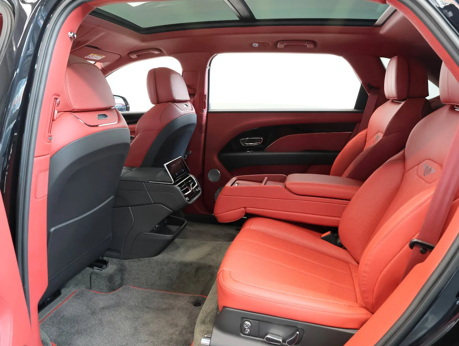 2025 Bentley Bentayga EWB, 12/19