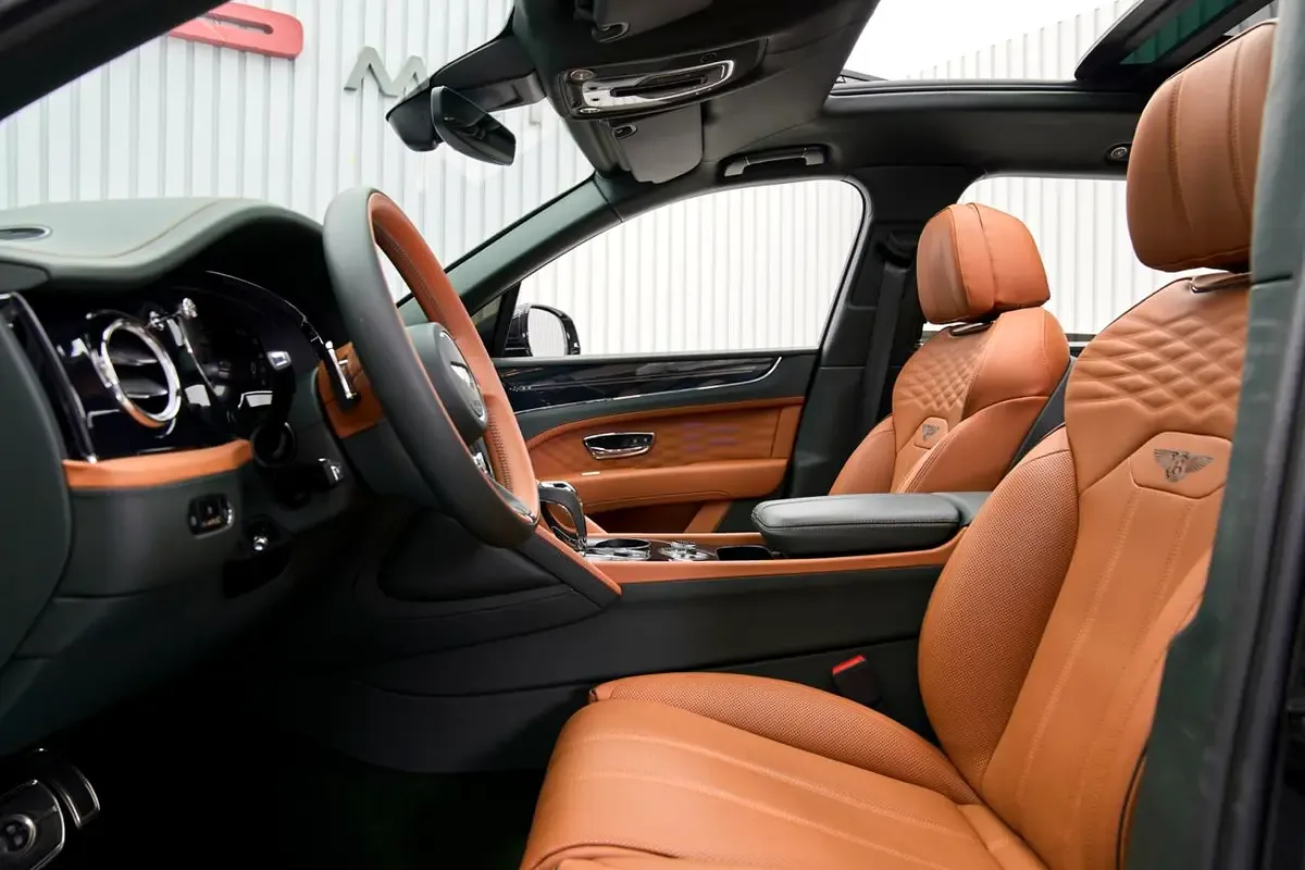 2025 Bentley Bentayga EWB, 10/12