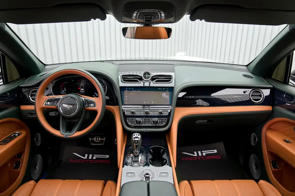 2025 Bentley Bentayga EWB, 11/12
