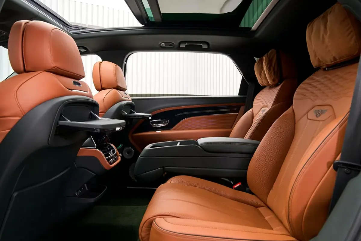 2025 Bentley Bentayga EWB, 12/12