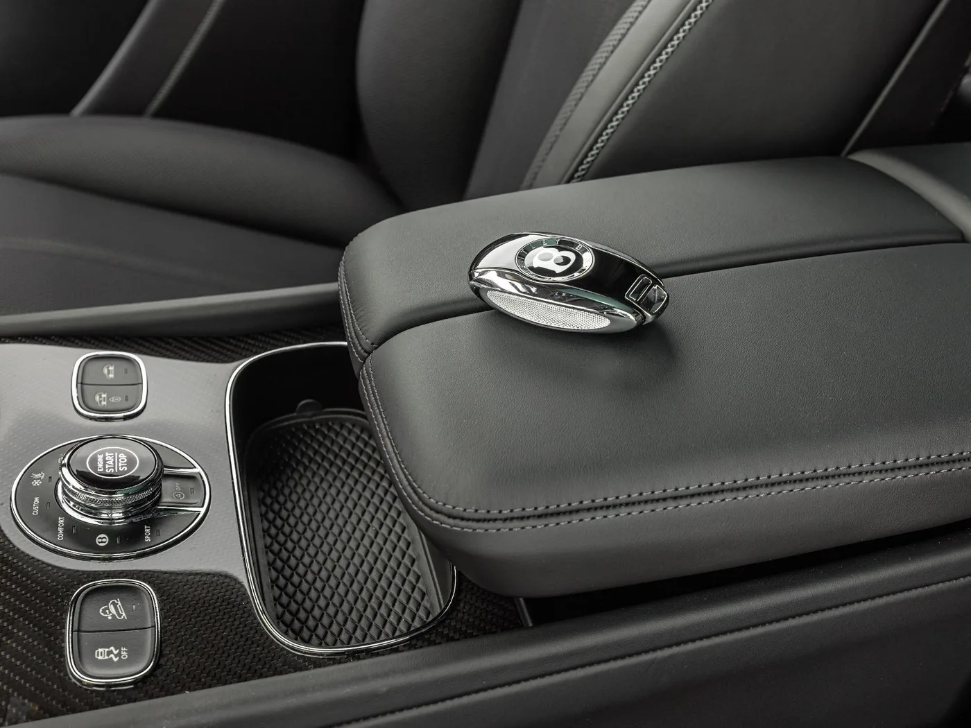 2025 Bentley Bentayga S proposée par un concessionnaire spécialisé à Böblingen, Allemagne, photo 15 sur 15