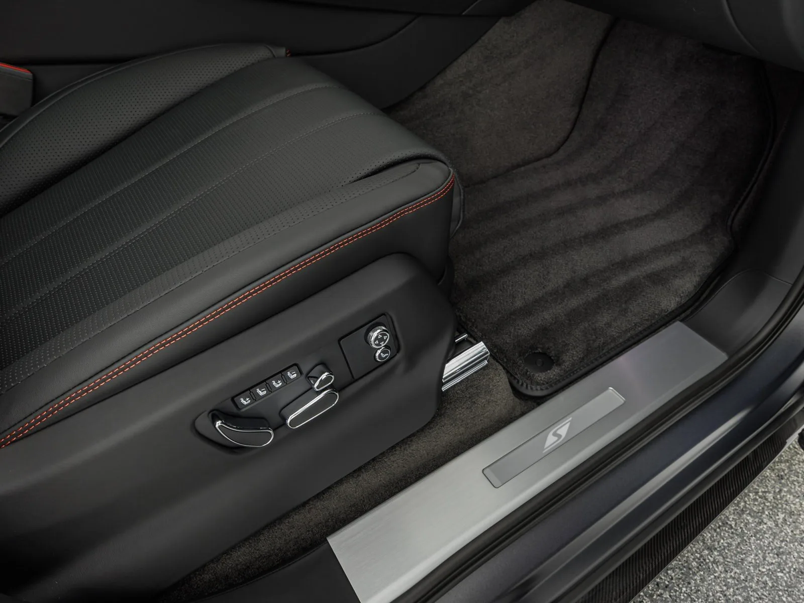 2025 Bentley Bentayga S, 24/30