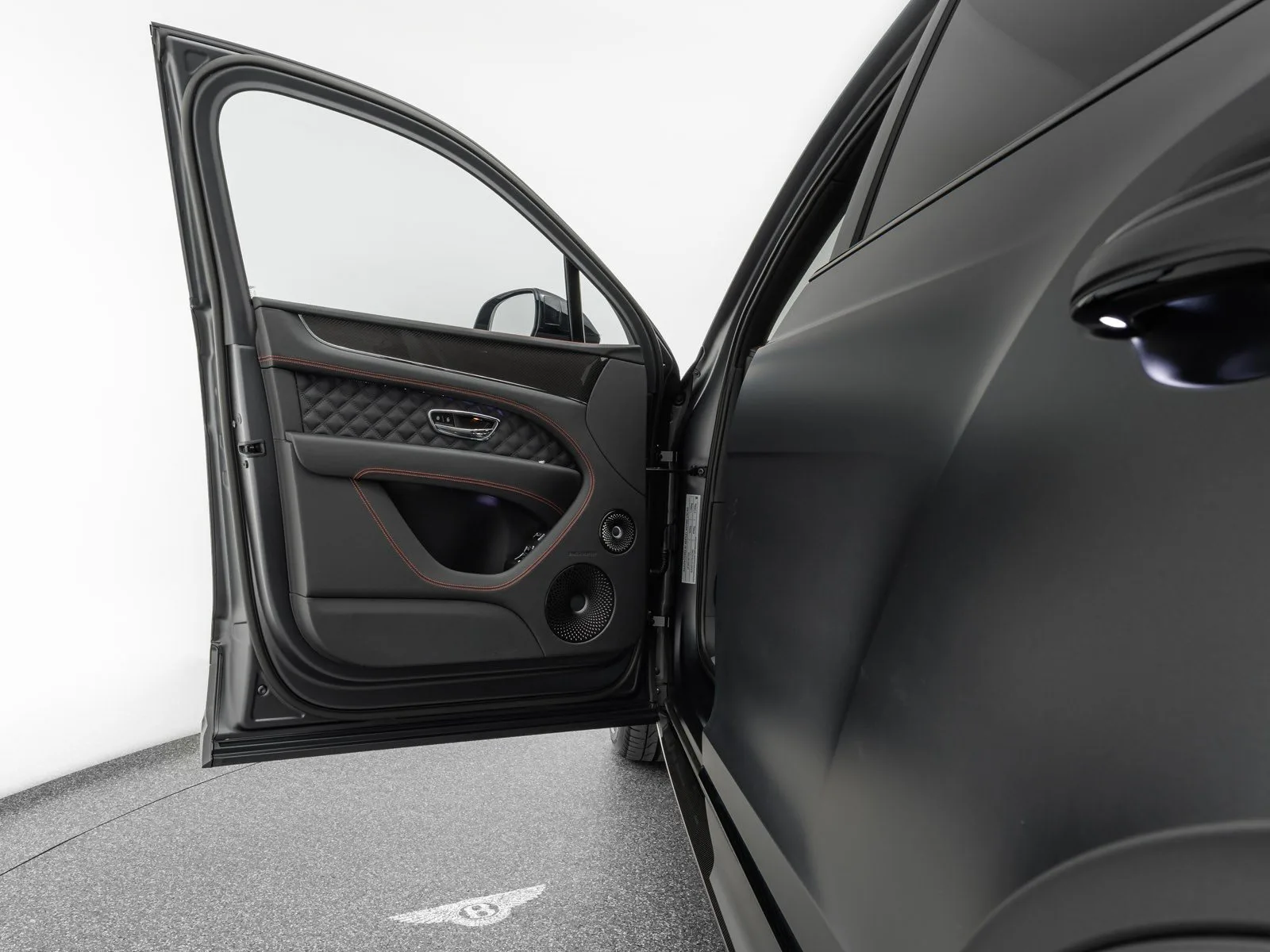 2025 Bentley Bentayga S, 27/30