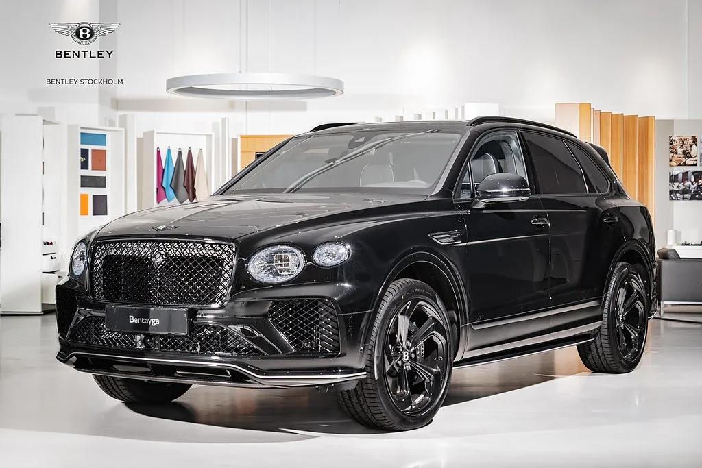 2025 Bentley Bentayga S offered by an authorised dealer in Järfälla, Sweden, main photo