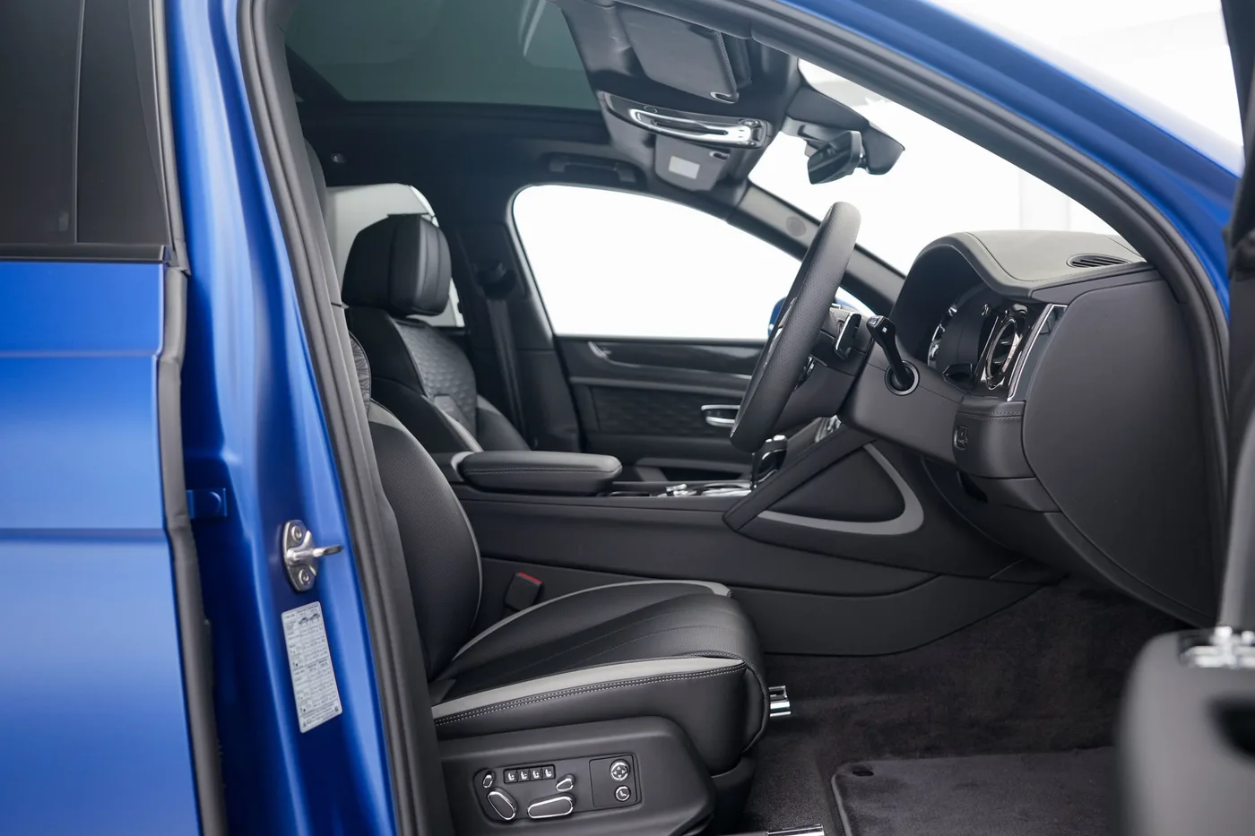 2025 Bentley Bentayga Speed offered by a franchised dealer group in Hatfield, United Kingdom, photo 16 of 25