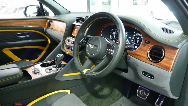 2025 Bentley Bentayga Speed, 15/28
