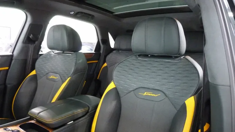 2025 Bentley Bentayga Speed, 17/28
