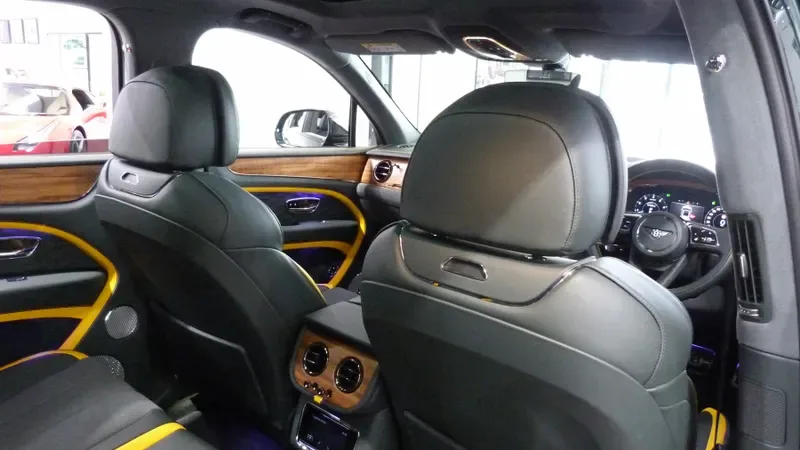 2025 Bentley Bentayga Speed, 21/28