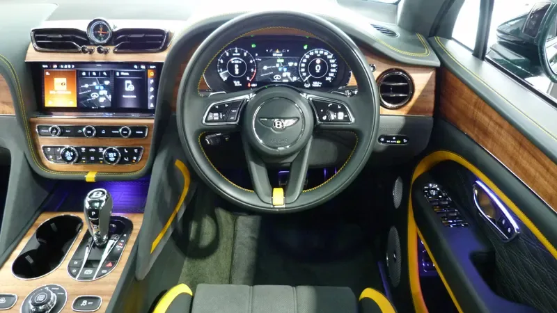 2025 Bentley Bentayga Speed, 22/28