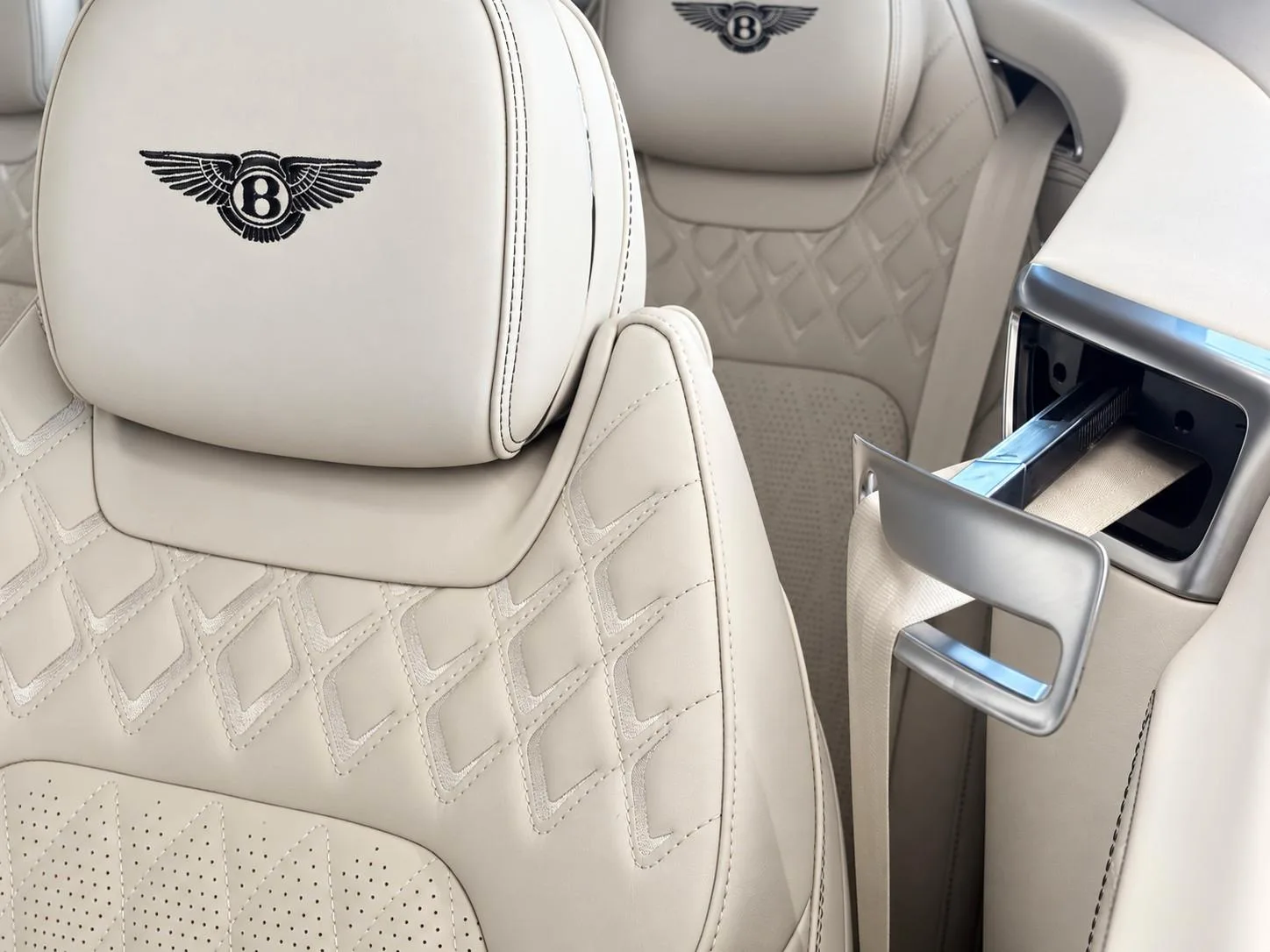 2025 Bentley Continental GT Azure, 12/30