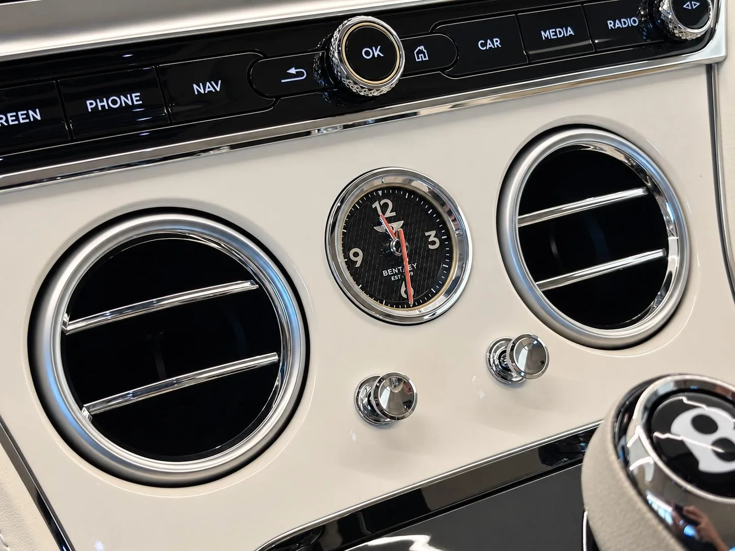 2025 Bentley Continental GT Azure, 13/30