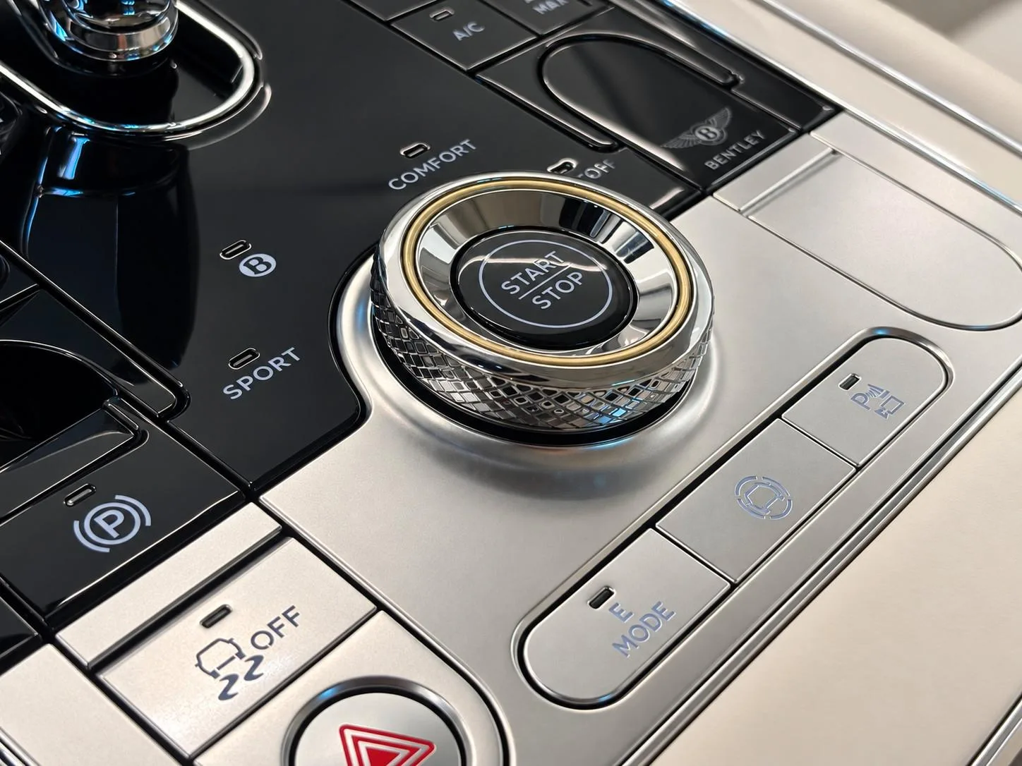 2025 Bentley Continental GT Azure, 15/30