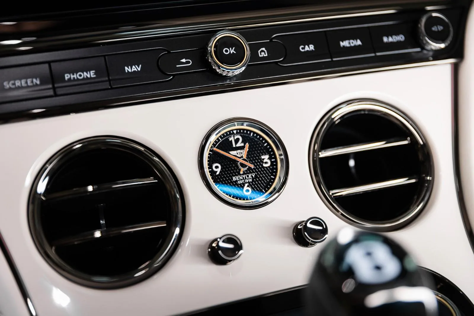 2025 Bentley Continental GT Azure, 15/29