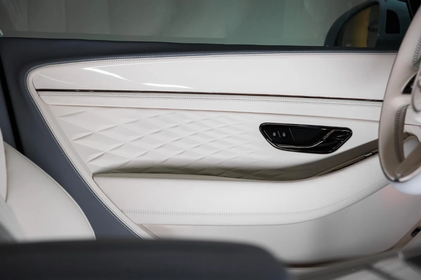 2025 Bentley Continental GT Azure, 26/29
