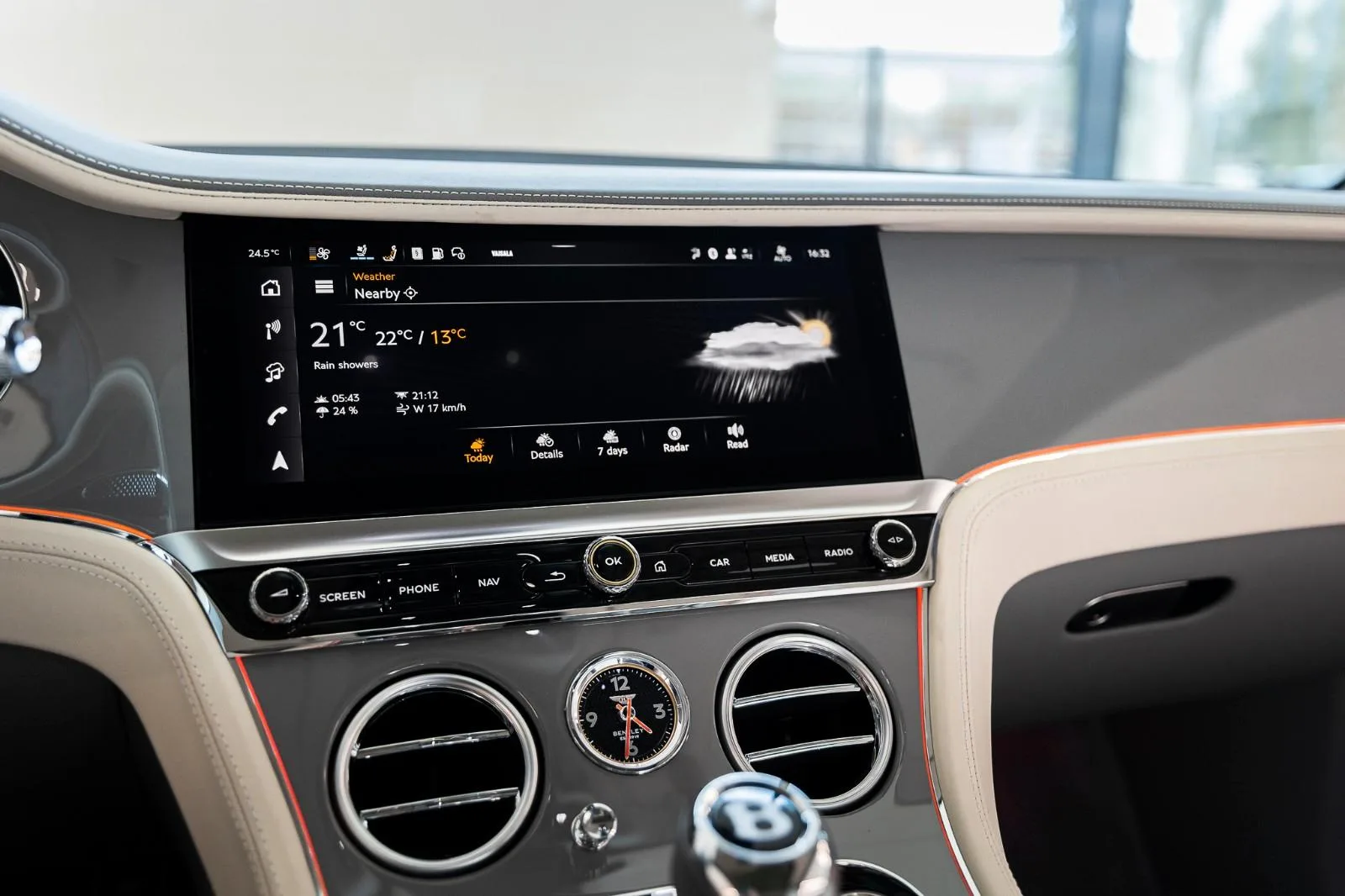 2025 Bentley Continental GT Azure, 13/30